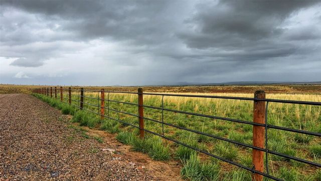 600 Blue Ribbon Lane, Dillon, MT 59725