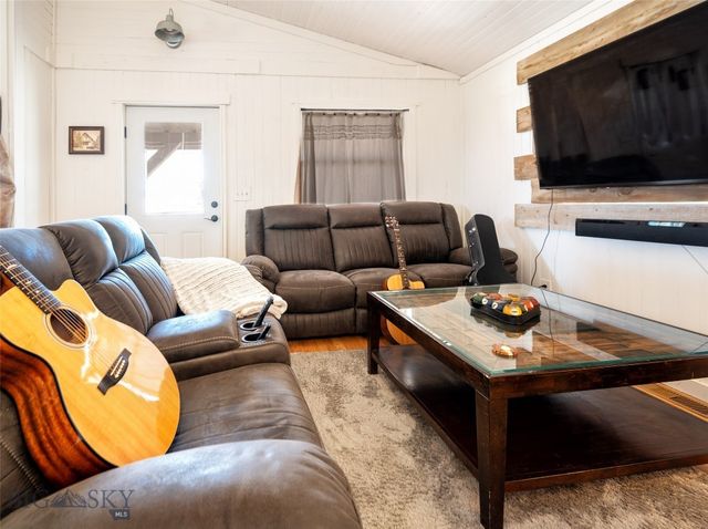 600 Blue Ribbon Lane, Dillon, MT 59725