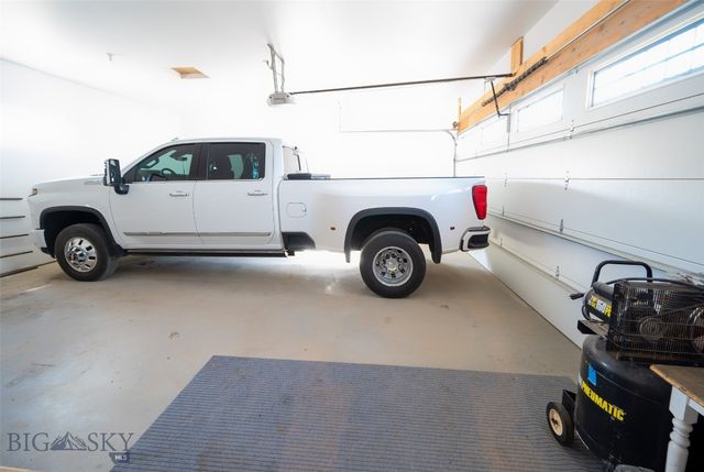 600 Blue Ribbon Lane, Dillon, MT 59725