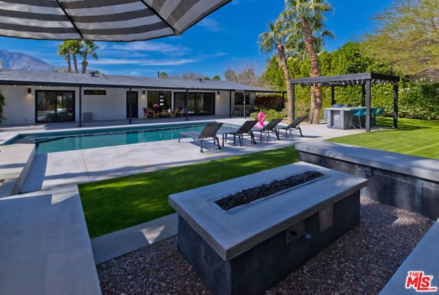 2660 N Farrell Drive, Palm Springs, CA 92262