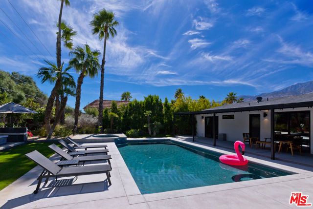 2660 N Farrell Drive, Palm Springs, CA 92262