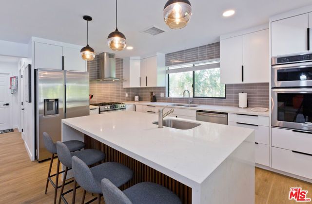 2660 N Farrell Drive, Palm Springs, CA 92262