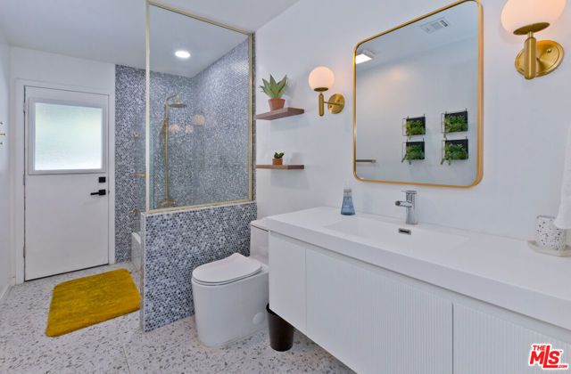 2660 N Farrell Drive, Palm Springs, CA 92262