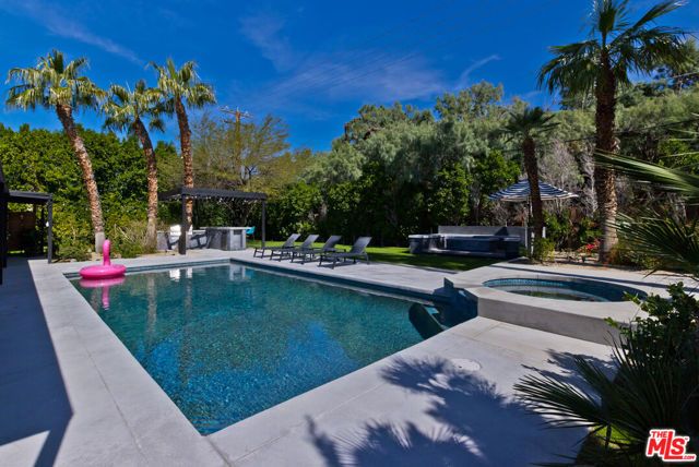 2660 N Farrell Drive, Palm Springs, CA 92262