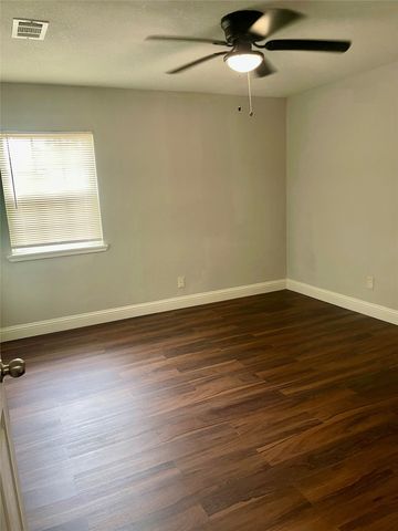 414 Goodyear Street, Irving, TX 75062