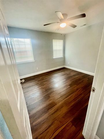 414 Goodyear Street, Irving, TX 75062