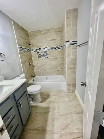 414 Goodyear Street, Irving, TX 75062