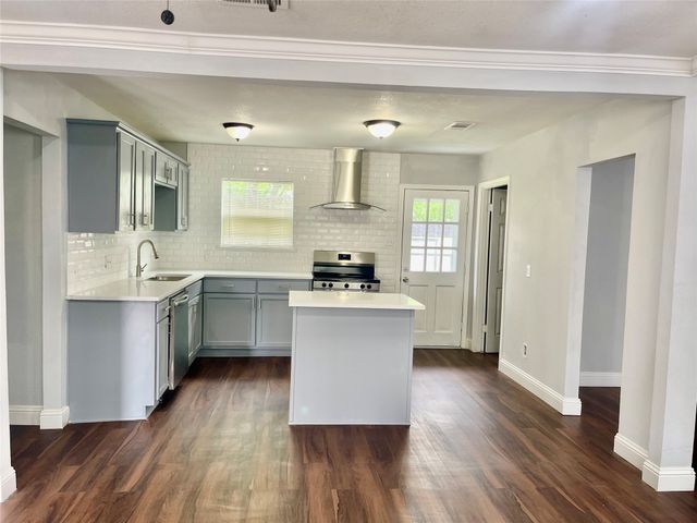 414 Goodyear Street, Irving, TX 75062