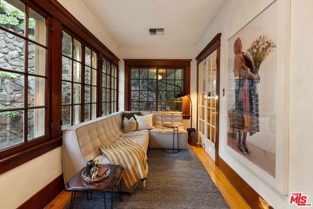 8050 Jovenita Canyon Drive, Los Angeles, CA 90046