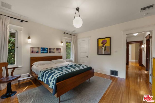 8050 Jovenita Canyon Drive, Los Angeles, CA 90046