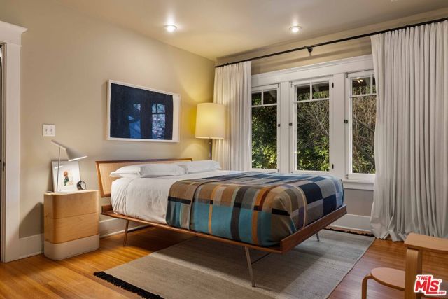 8050 Jovenita Canyon Drive, Los Angeles, CA 90046