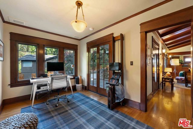 8050 Jovenita Canyon Drive, Los Angeles, CA 90046