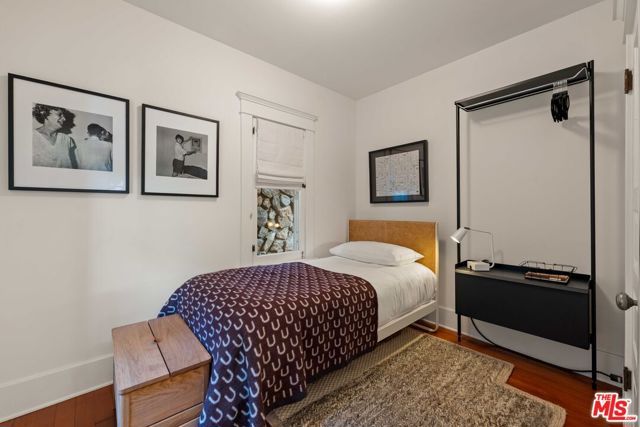 8050 Jovenita Canyon Drive, Los Angeles, CA 90046