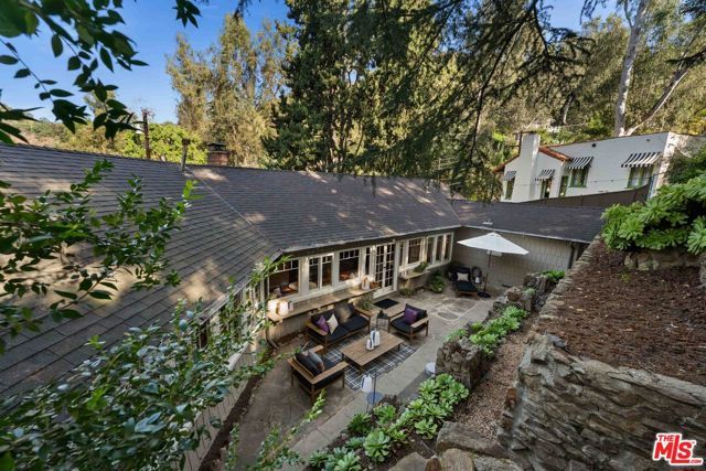 8050 Jovenita Canyon Drive, Los Angeles, CA 90046