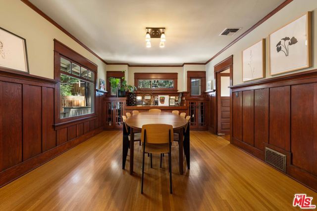 8050 Jovenita Canyon Drive, Los Angeles, CA 90046