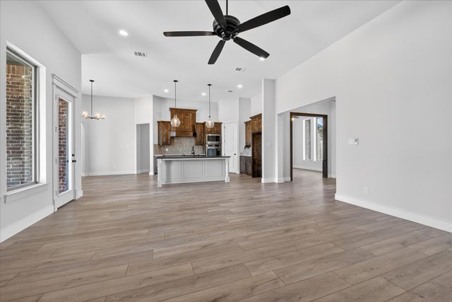 517 Longhorn Drive, Springtown, TX 76082