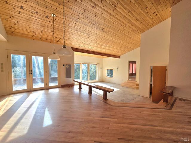 36955 Eureka Stagecoach Rd, Willits, CA 95490