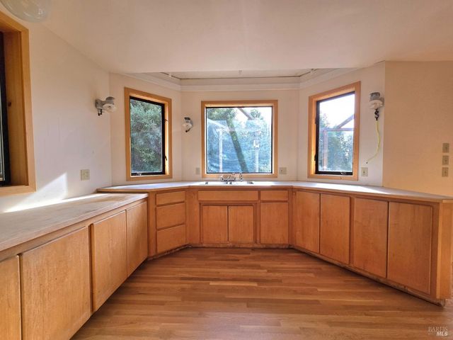 36955 Eureka Stagecoach Rd, Willits, CA 95490