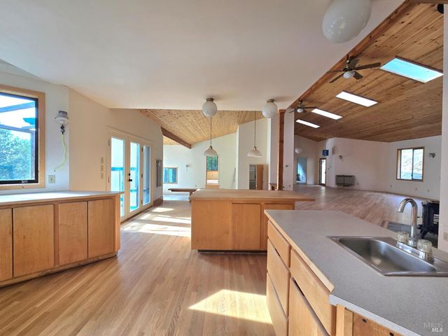 36955 Eureka Stagecoach Rd, Willits, CA 95490