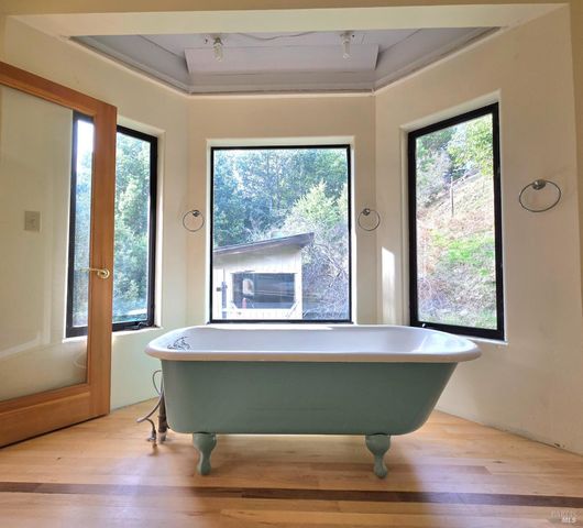 36955 Eureka Stagecoach Rd, Willits, CA 95490