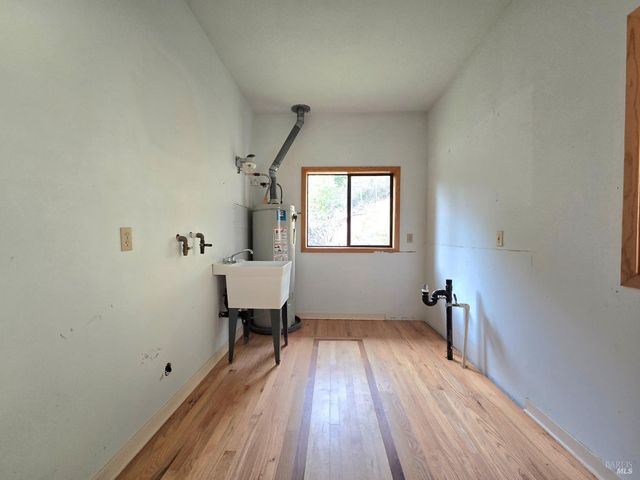 36955 Eureka Stagecoach Rd, Willits, CA 95490