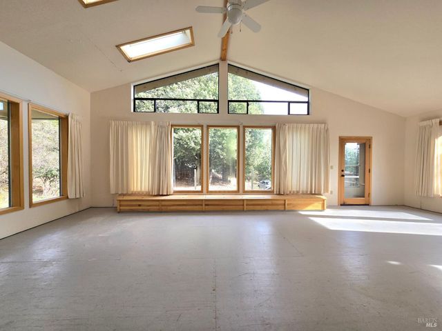 36955 Eureka Stagecoach Rd, Willits, CA 95490