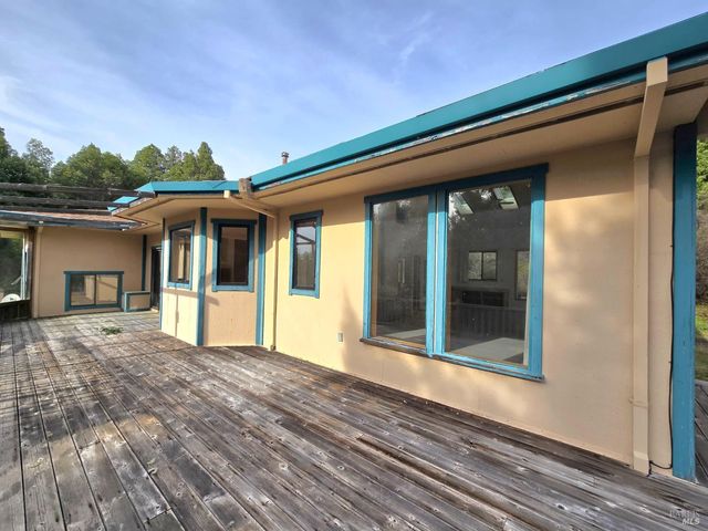 36955 Eureka Stagecoach Rd, Willits, CA 95490