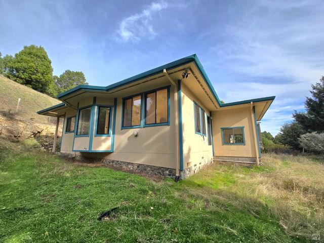 36955 Eureka Stagecoach Rd, Willits, CA 95490