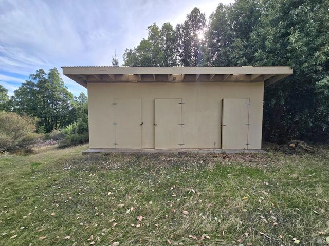 36955 Eureka Stagecoach Rd, Willits, CA 95490