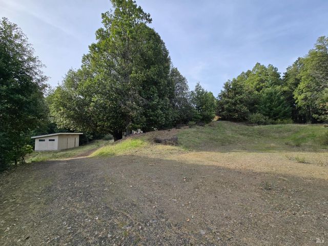 36955 Eureka Stagecoach Rd, Willits, CA 95490