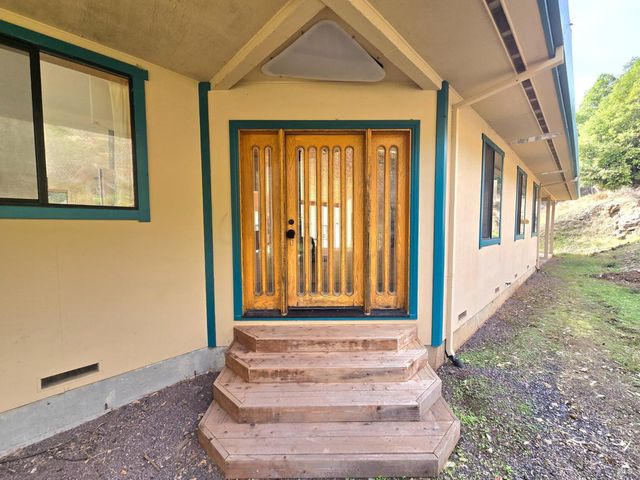 36955 Eureka Stagecoach Rd, Willits, CA 95490