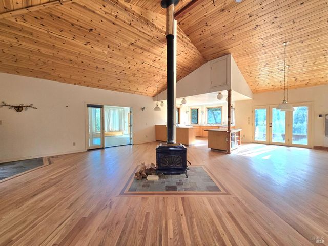 36955 Eureka Stagecoach Rd, Willits, CA 95490