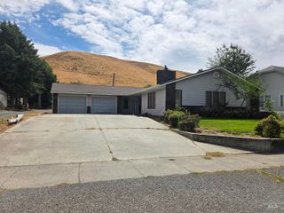 1340 Pataha, Pomeroy, WA 99347