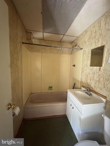 634 E ALLEGHENY AVE, Philadelphia, PA 19134