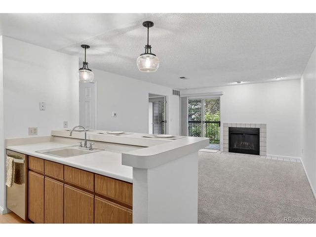 2575 S Syracuse Way E207, Denver, CO 80231
