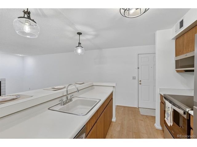 2575 S Syracuse Way E207, Denver, CO 80231