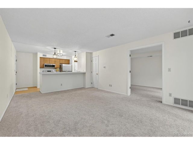 2575 S Syracuse Way E207, Denver, CO 80231