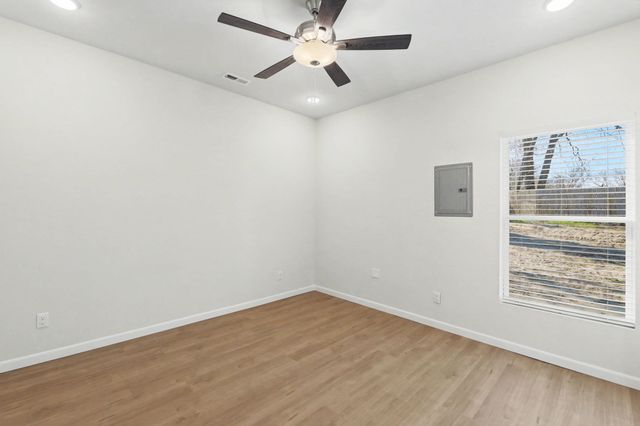 423 S All Halllows Unit 200, Wichita, KS 67213