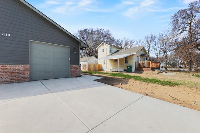 423 S All Halllows Unit 200, Wichita, KS 67213