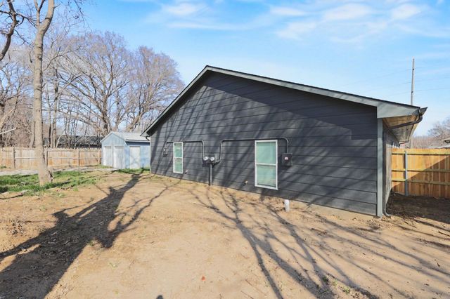 423 S All Halllows Unit 200, Wichita, KS 67213