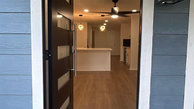 7909 Hoffman Street, Houston, TX 77016