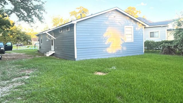 7909 Hoffman Street, Houston, TX 77016