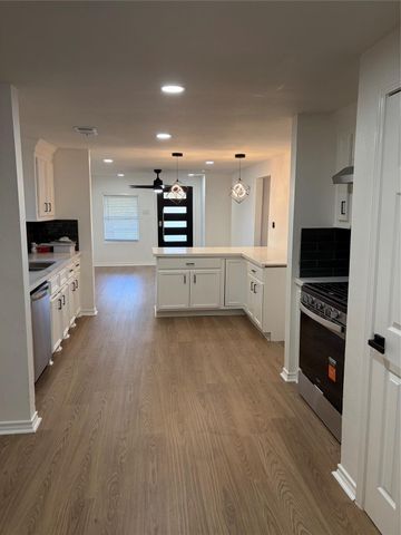 7909 Hoffman Street, Houston, TX 77016