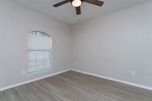 911 Gwinnett Circle, Arlington, TX 76017
