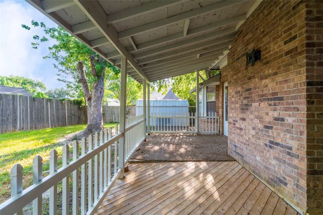 911 Gwinnett Circle, Arlington, TX 76017