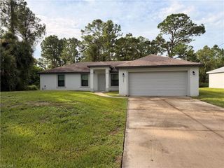 1252 County ST E, Lehigh Acres, FL 33974
