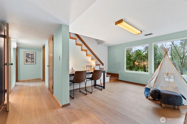 18407 51st Place NE, Lake Forest Park, WA 98155