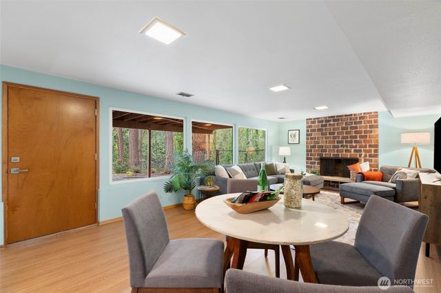 18407 51st Place NE, Lake Forest Park, WA 98155