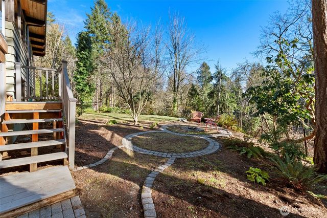 18407 51st Place NE, Lake Forest Park, WA 98155