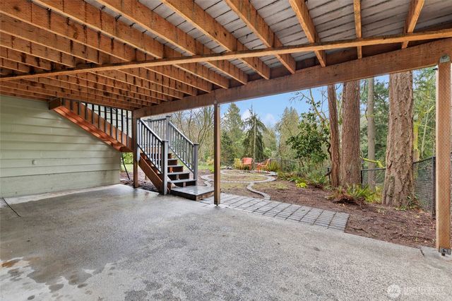 18407 51st Place NE, Lake Forest Park, WA 98155